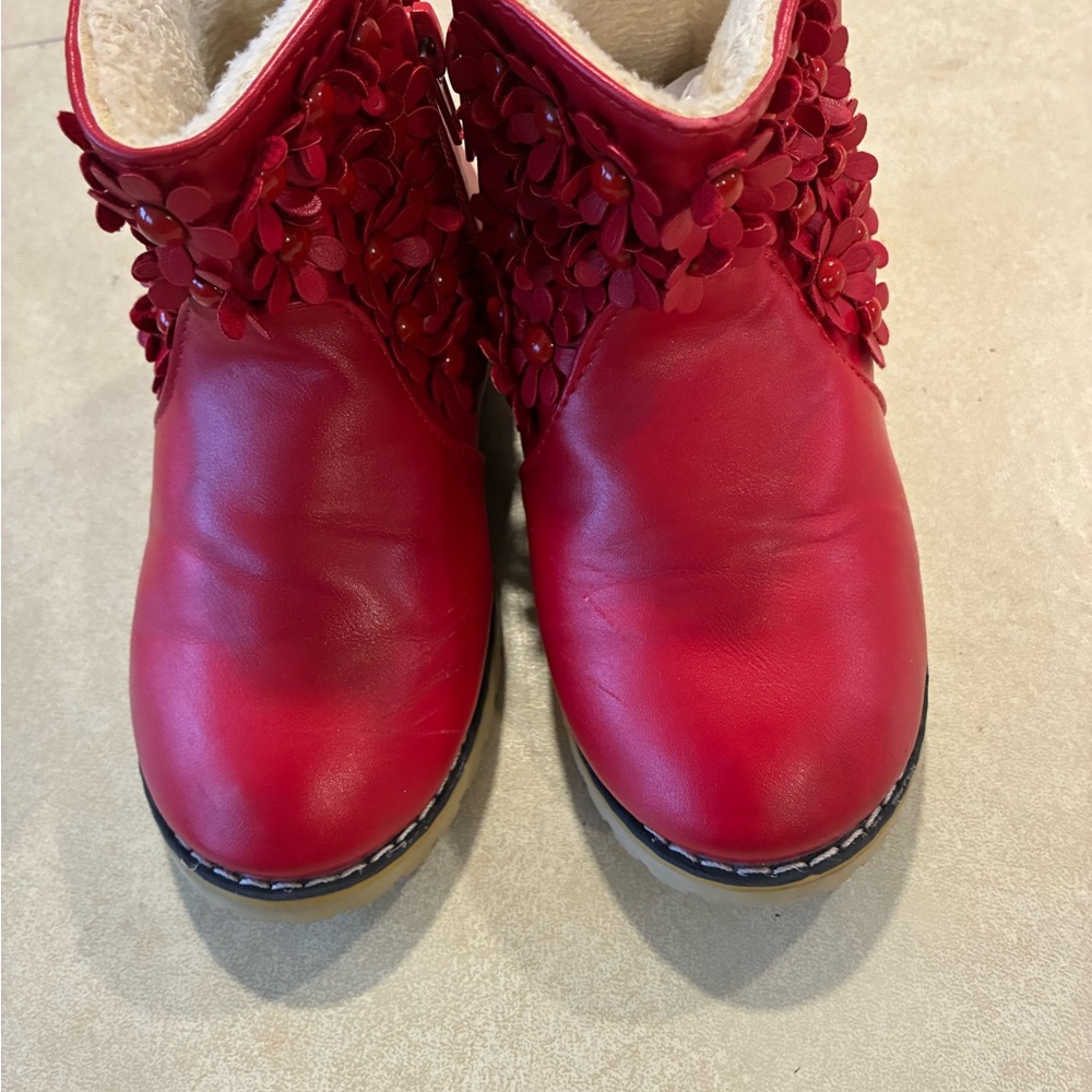 Kids Girls red Boots read below about size.